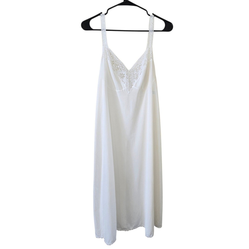 Vassarette Vintage White Lace Trim Full Slip Antron III Nylon 40F Made in USA